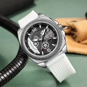 Details der KOCASDIY Stahluhr mit hohlem Zifferblatt und weißem Silikonarmband