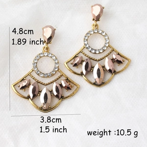 Detailed size measurement of vintage fan-shaped pink gemstone earrings with rhinestones