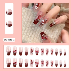 Detailed view of ZTD-0046-1A press-on nails with 3D flowers, pearls, and red-brown gradient