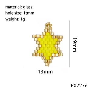 Detailed view of yellow and gold star beaded pendant with dimensions and weight info