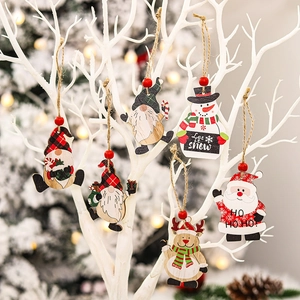 Pendenti natalizi in legno fatti a mano con Babbo Natale e Renne su rami decorativi