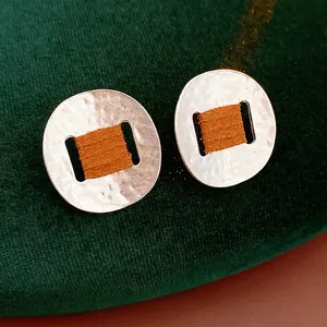 Orecchini A Lobo Rotondi In Metallo Martellato Con Perno In Argento Filato Marrone Avvolto Gioielli Retro Geometrici Per Donne