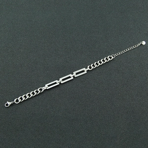 Hip-hop cuban link bracelet in shiny silver with rectangular splice design and lobster clasp