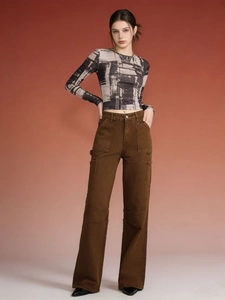Women's vintage brown slim-fit cargo jeans with wide legs and abstract print top