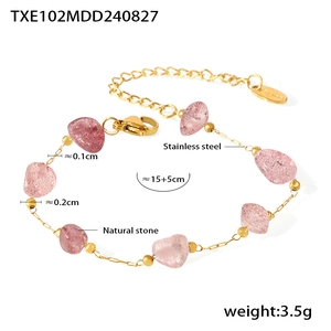 Detailed view of stainless steel gold chain bracelet with pink natural stones and dimensions