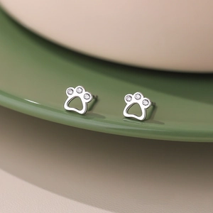 S999 Sterling Silver Cute Cat Paw Stud Earrings For Women Tiny Paw Print Inlaid Zirconia Minimalist Fashion Jewelry Animal Earrings Gift