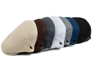 Mesh newsboy caps in seven colors with adjustable metal buckles and breathable fabric