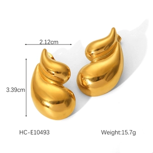 Detailed view of gold stainless steel earrings with size 3.39x2.12cm and weight 15.7g