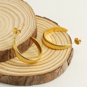 Boucles d'oreilles créoles C texturées en acier inoxydable plaqué or 18k pour femmes