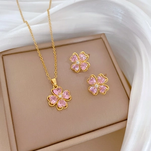 Pink heart clover jewelry set with gold titanium steel necklace and stud earrings