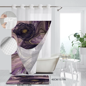 Details von lila Marmor-Duschvorhang und Badematte mit goldenen Blumenmustern