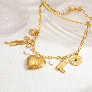 Collier en acier inoxydable doré avec médaillon en cœur, botte de cowboy et papillon