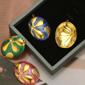 Floral oval enamel pendant with central crystal diamond in multi-color gold finish