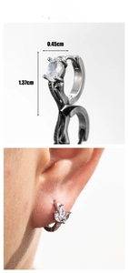 Vue détaillée de la boucle d'oreille rétro en acier avec zircon ovale de 1,37 cm