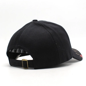 Schwarze Baseballkappe mit Drachenstickerei und verstellbarer Metallschnalle