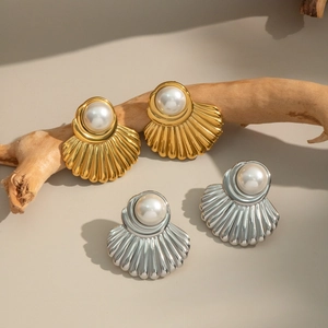 Orecchini retrò in acciaio inossidabile con conchiglia e perle in oro e argento
