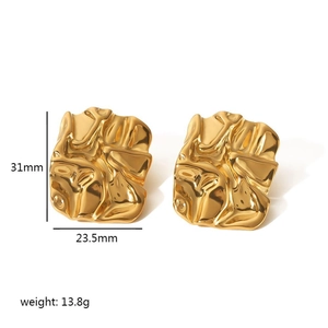 Detailed size specifications for 18K gold irregular folded earrings with 31mm height