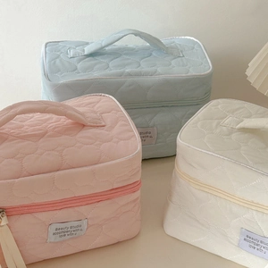 Quilted Heart Cosmetic Bag Cotton Portable Travel Toiletry Storage Organizer Soft Aesthetic Women Handheld Zipper Pouch