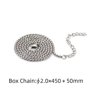 Détail chaîne maille vénitienne argentée 2,0mm avec fermoir mousqueton et extension 50mm