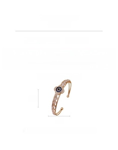 Detailed product dimensions and 7.1g weight for the zircon flower cuff bracelet