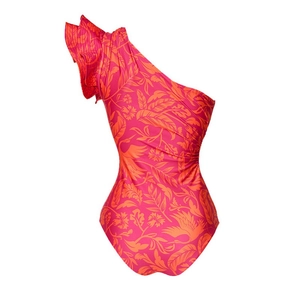 Maillot de bain une pièce à fleurs avec épaule asymétrique et volants sur fond blanc