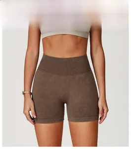 Détail du short de yoga sans couture taille haute Birch Tea Brown avec ceinture côtelée
