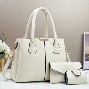 Set di 3 borse beige in pelle PU con trama geometrica e accessori metallici dorati