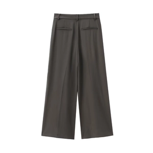 Vue détaillée de l'arrière du pantalon large gris foncé avec poches passepoilées