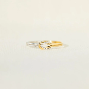 Minimalist s925 silver two-tone twisted rope knot ring with elegant gold accents
