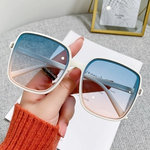 Retro Oversized Square Sunglasses For Women TR Metal Frame UV400 Protection Trendy Gradient Lens Vintage Fashion Shades