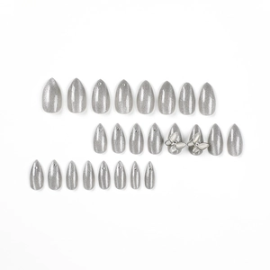 Faux ongles œil de chat argentés avec nœuds papillon 3D et strass brillants décoratifs