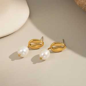 Boucles d'oreilles coquillage en acier inoxydable doré 18K avec perles blanches pendantes