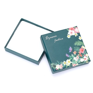 Deep green square gift box with floral butterfly prints and lid for jewelry storage