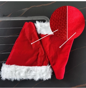 Comparaison détaillée des bonnets de Noël rouges à simple et double couche en peluche