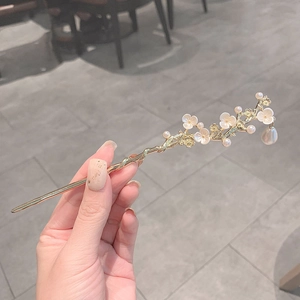 Vintage style gold hair pin with white plum blossoms and elegant pearl drop tassel