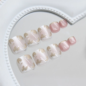 French style gold leaf and cat eye press-on toe nails with elegant heart mirror detail