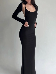 Elegante abito lungo nero attillato schiena scoperta con maniche lunghe e polsini a guanto