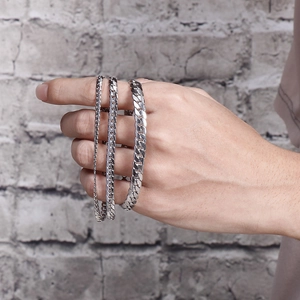Detailed comparison of three widths for silver stainless steel Cuban link bracelets