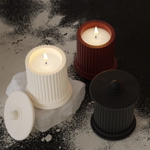 Minimalistische römische Säulen Duftkerzenformen in Weiß, Rot und Schwarz Set