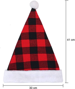 Detail of red and black buffalo plaid Christmas hat with dimensions 41x30 cm