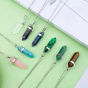 Sechseckige Kristallspitze Halskette Anhänger Natur Edelstein Heilstein Kugelform Minimalistischer Spiritueller Schmuck