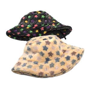 Bobs chauds en peluche avec motifs d'étoiles en noir et beige pour l'hiver en extérieur