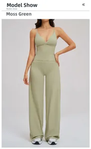 Mannequin portant ensemble de yoga vert mousse avec débardeur col V et pantalon large