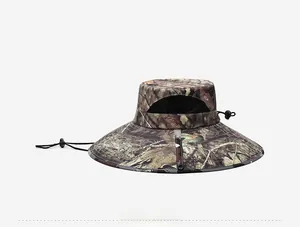 Vista laterale del cappello boonie mimetico con rete traspirante e cordino
