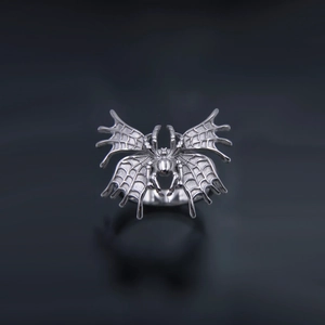 Anello gotico con ragno e ali di farfalla in metallo argentato e stile dark punk