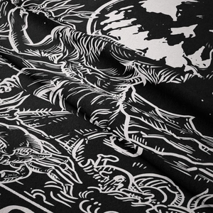 Detail eines böhmischen schwarz-weißen Wandteppichs mit Weltkarten-Print und Linienkunst