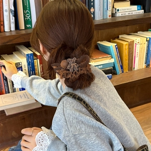 Retro brown leopard print bow scrunchie with lace trim for autumn hairstyles