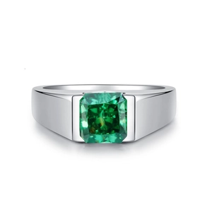 Elegant S925 sterling silver ring featuring a square-cut Muzo emerald green gemstone