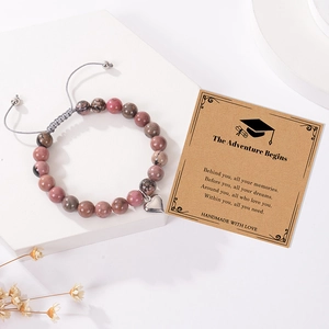 Bracelet fait main en pierres naturelles avec pendentif cœur et carte de remise des diplômes