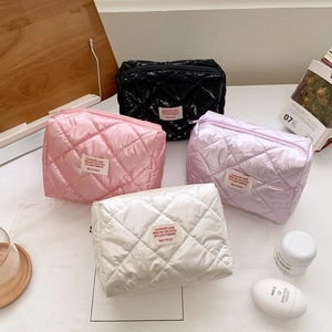 Quilted Diamond Lattice Makeup Bag Glossy Shiny Nylon Portable Toiletry Storage Organizer Zipper Pouch Women Travel Case